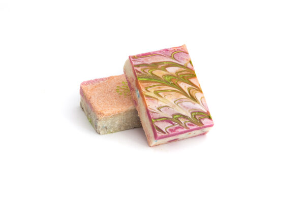 Mýdlo Solné Malinové růžově barevné.